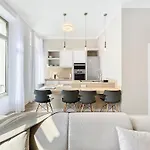Vidal Rue Antibes Sncf Station 2 Mn 1 Bedroom Quiet Building Hyper Center Olam
